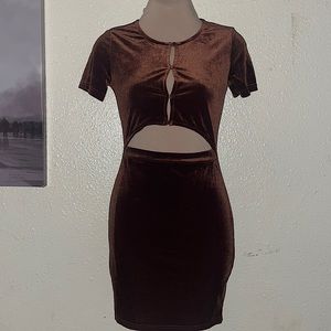 Bellas night out, rust color